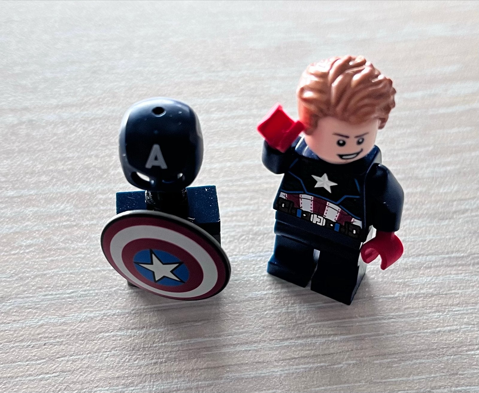 Lego Minifiguur Captain America 242106, Kinderen en Baby's, Speelgoed | Duplo en Lego, Gebruikt, Marvel, Lego, Inclusief minifiguren
