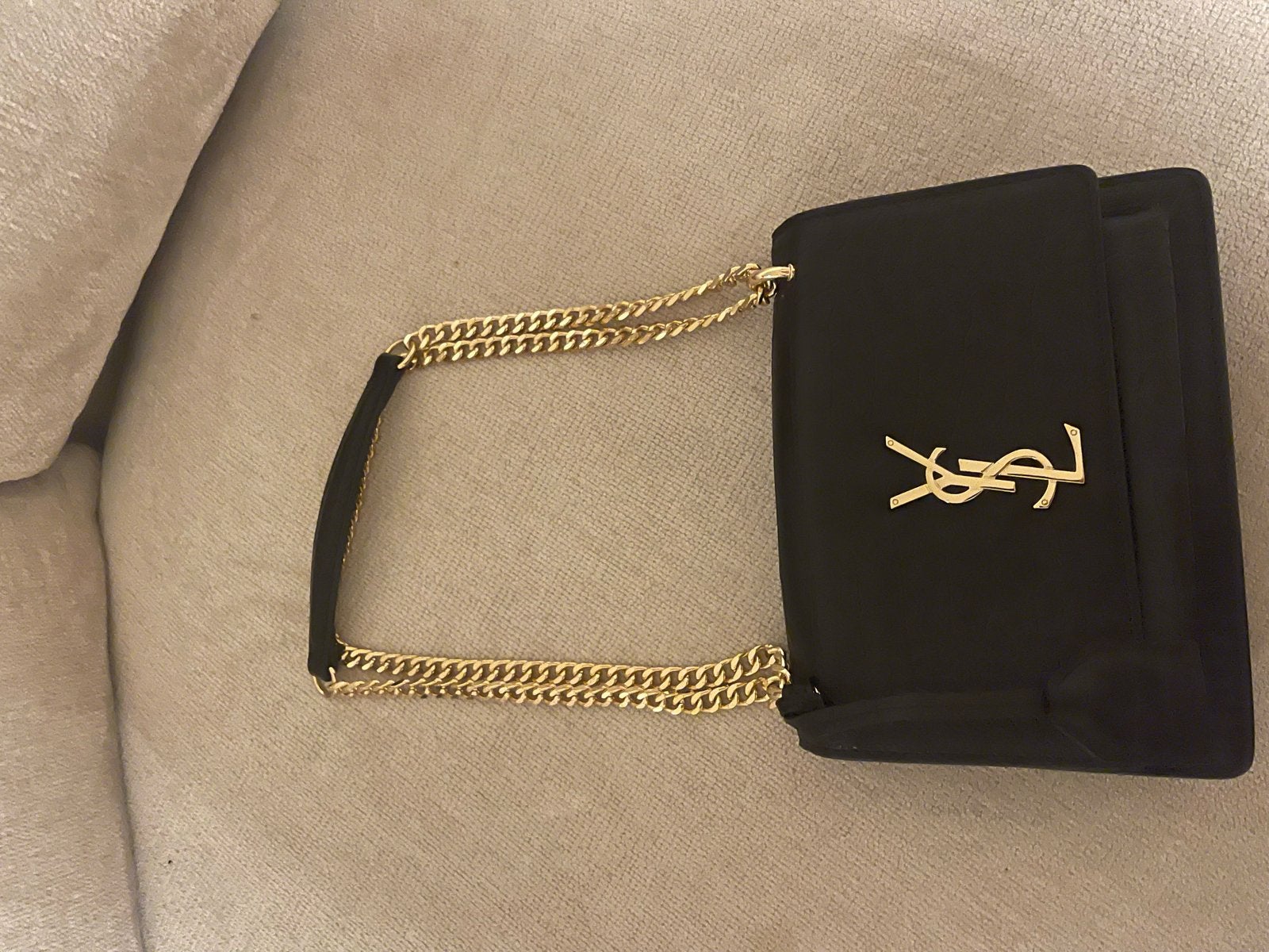 Stijlvolle Zwarte YSL Schoudertas met Gouden Ketting, Ophalen of Verzenden, Zo goed als nieuw, Zwart, Schoudertasje