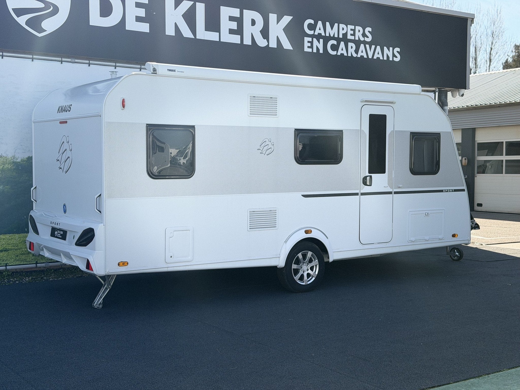 Knaus SPORT 500 KD (bj 2025), Caravans en Kamperen, 7 tot 8 meter, Bedrijf, Info@deklerkcaravans.nl, Knaus