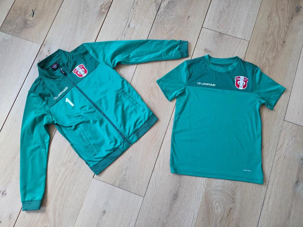 shirt en trainingsjasje, FC Dordrecht, maat 134, Ophalen of Verzenden, Zo goed als nieuw, Jongen of Meisje, Sport- of Zwemkleding