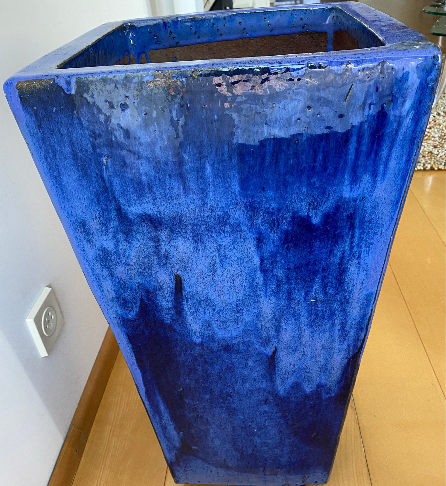 Grote blauwe bloempot van aardewerk - 68 cm hoog, Gebruikt, Vierkant, Binnen, Aardewerk