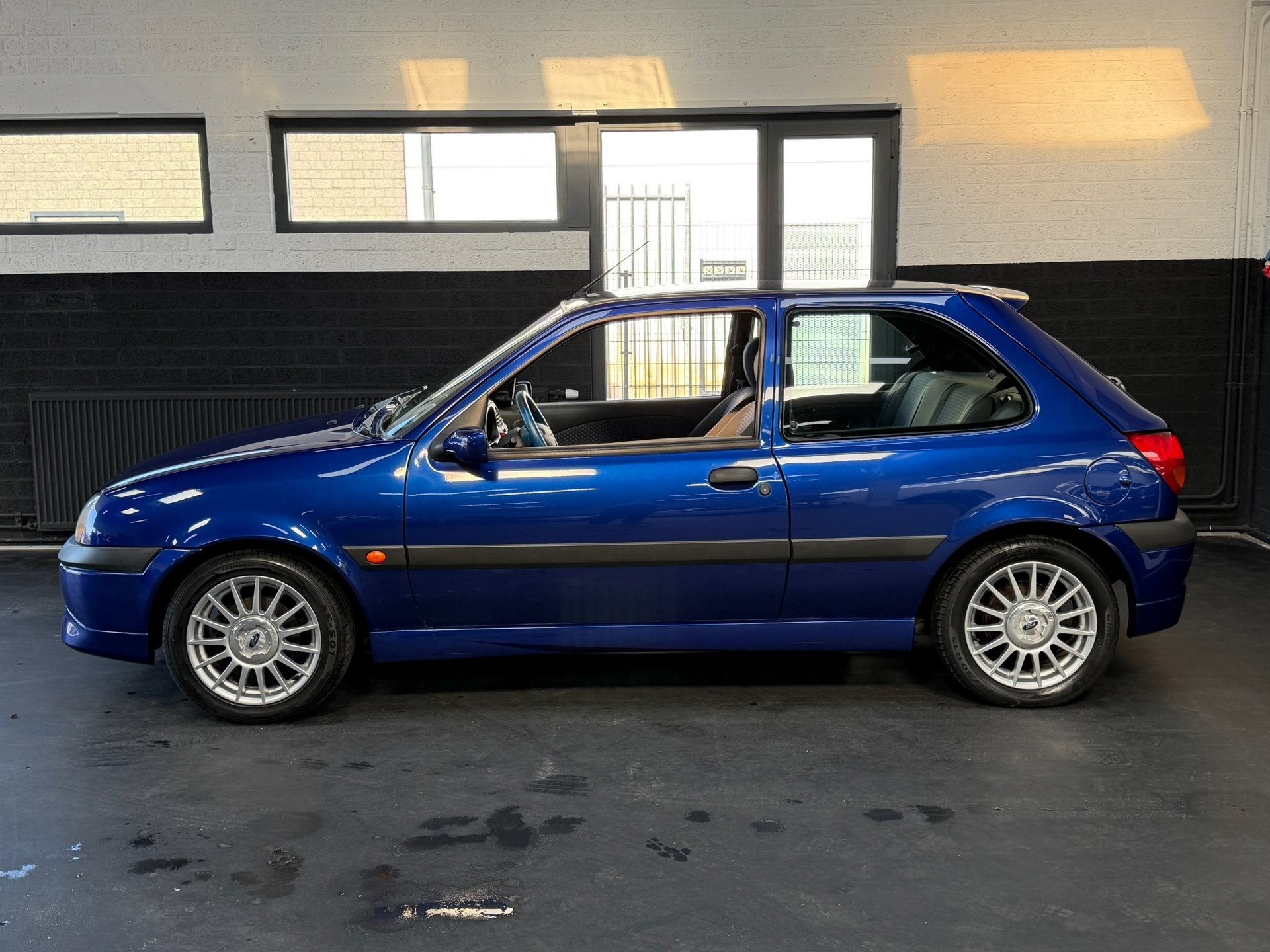 Ford Fiesta 1.6-16V Sport | Unieke Auto | Zeldzaam | NL Auto, Auto's, Ford, 1596 cc, Gebruikt, 4 cilinders, Blauw