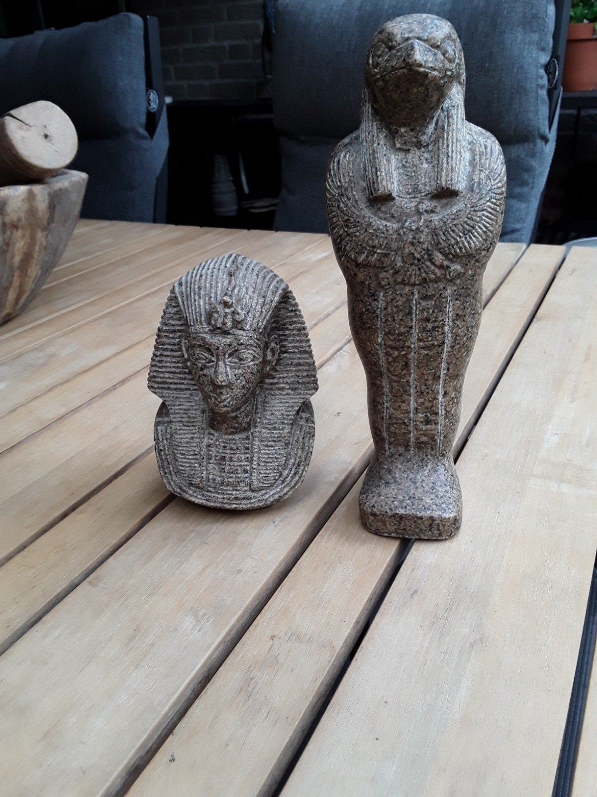 2 beeldjes Egyptische farao Toetanchamon en Horus beeldjes, Ophalen of Verzenden