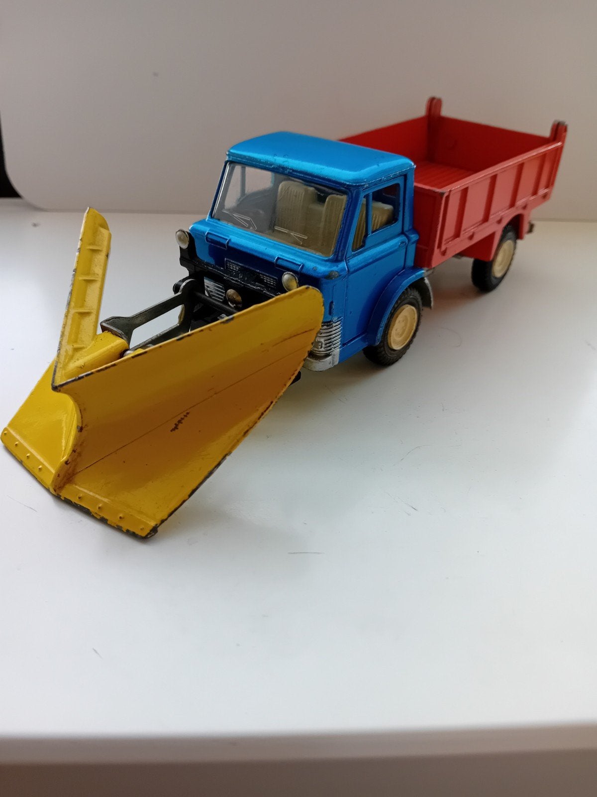 Dinky toys Ford D800 Snowplow truck., Ophalen of Verzenden, Gebruikt, Dinky Toys