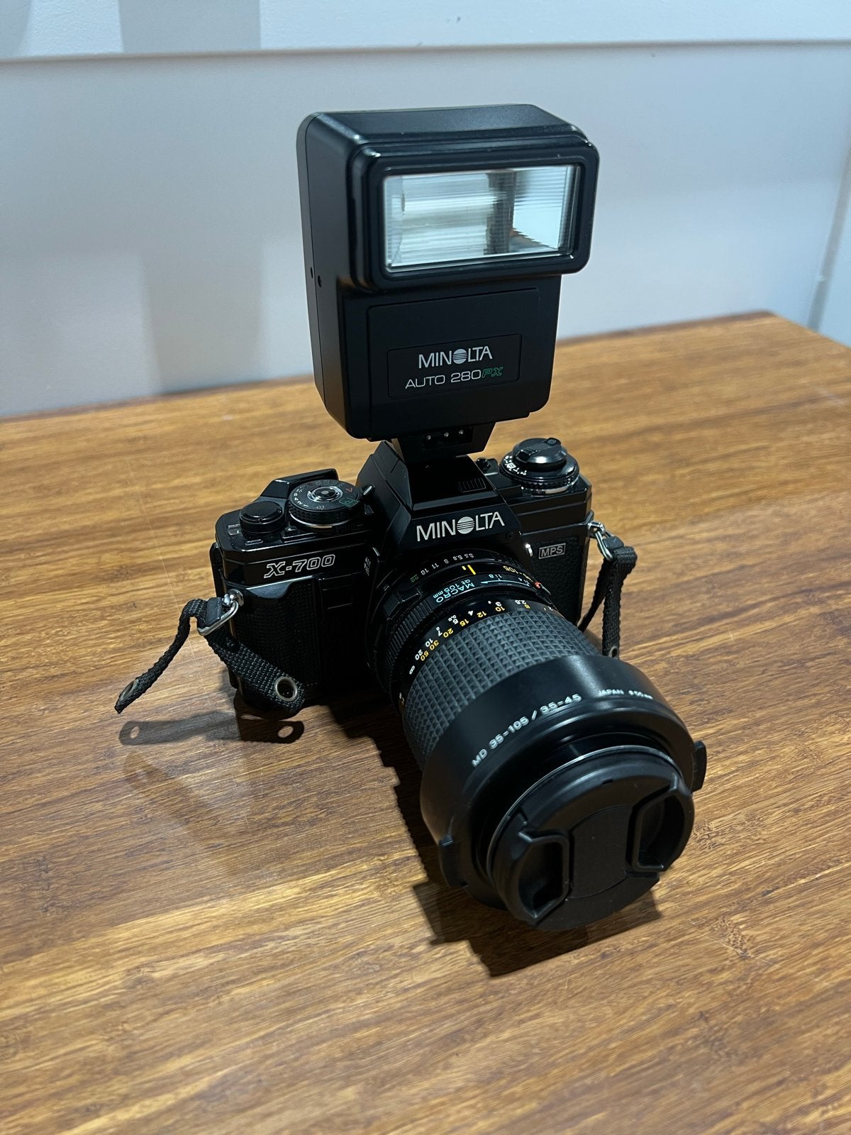 Minolta X-700 Spiegelreflexcamera met 2 lenzen en flitser, Ophalen of Verzenden, Gebruikt, Spiegelreflex, Minolta