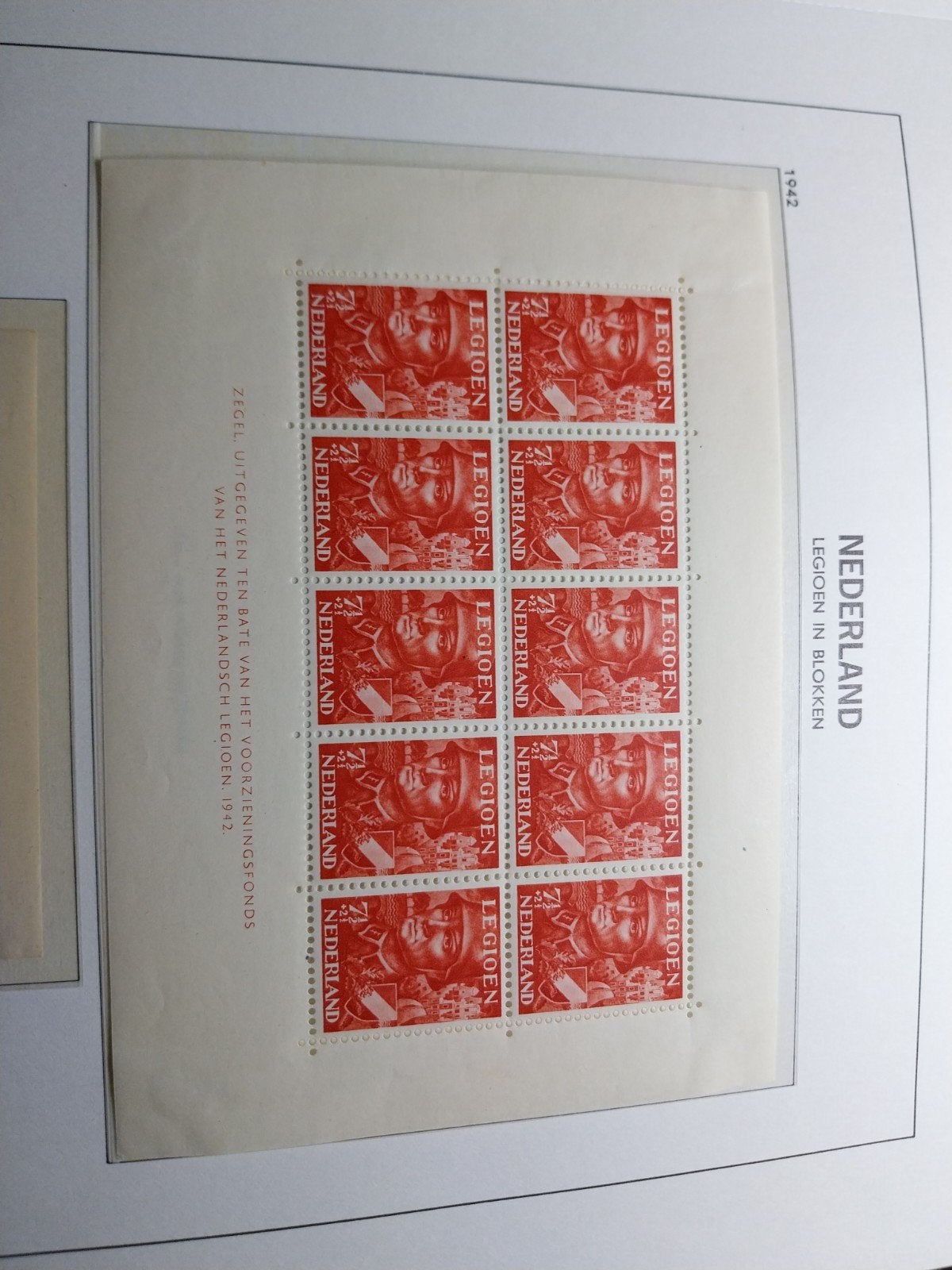 Gewatteerd Davo Album met Kristal Bladen en 70 Vellen Blokkn, Verzenden, Na 1940, Postfris