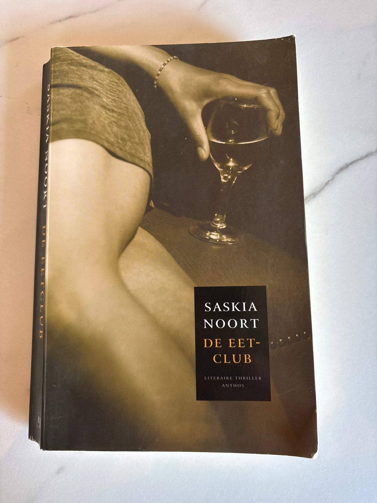 Saskia Noort - De Eetclub - Spannende literaire thriller, Boeken, Ophalen of Verzenden, Gelezen, Nederland