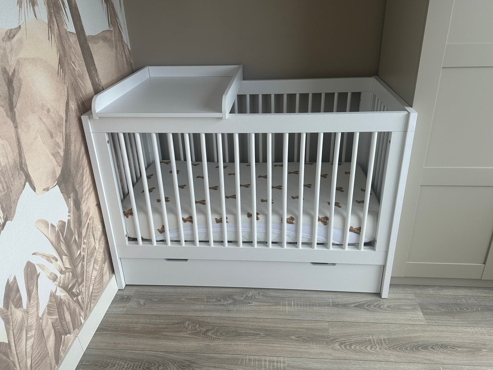 Baby/peuterbed met commode -wit (zonder matras), Ophalen, Gebruikt, Ledikant