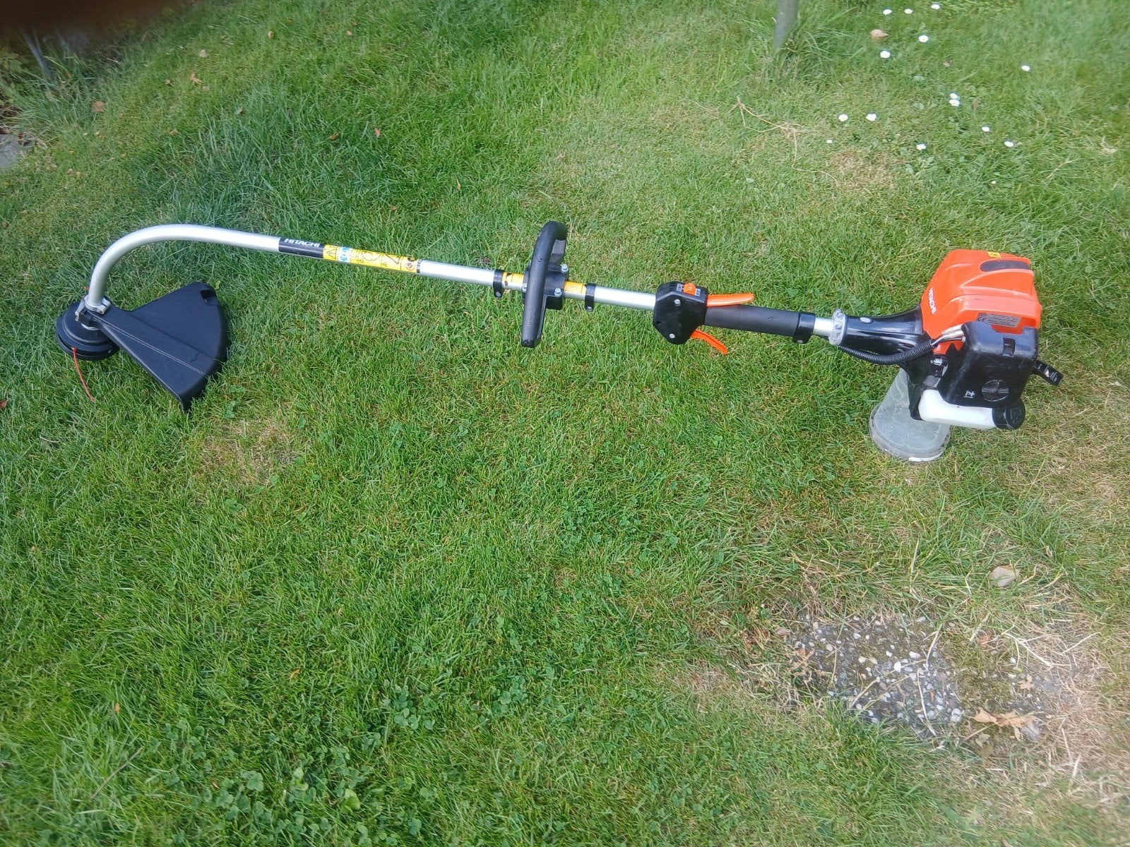 HITACHI Bosmaaier, Tuin en Terras, Ophalen, Zo goed als nieuw, Benzine