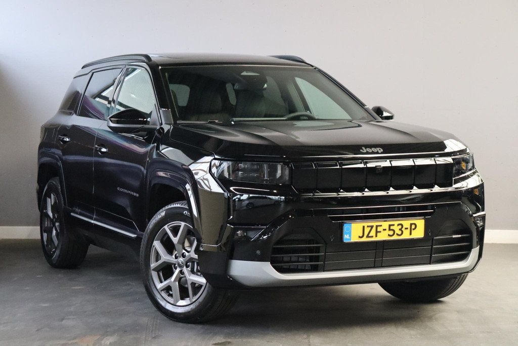 Jeep Compass 1.2 e-Hybrid First Edition Panoramadak 360 Came, Auto's, Jeep, 145 pk, 1199 cc, 1535 kg, Zwart
