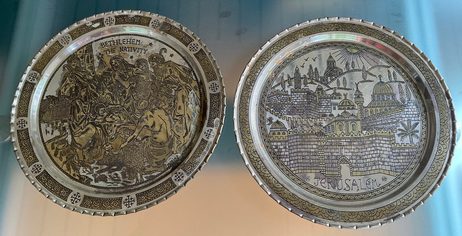 2 wandborden met in reliëf aangebrachte afbeelding, Ophalen of Verzenden