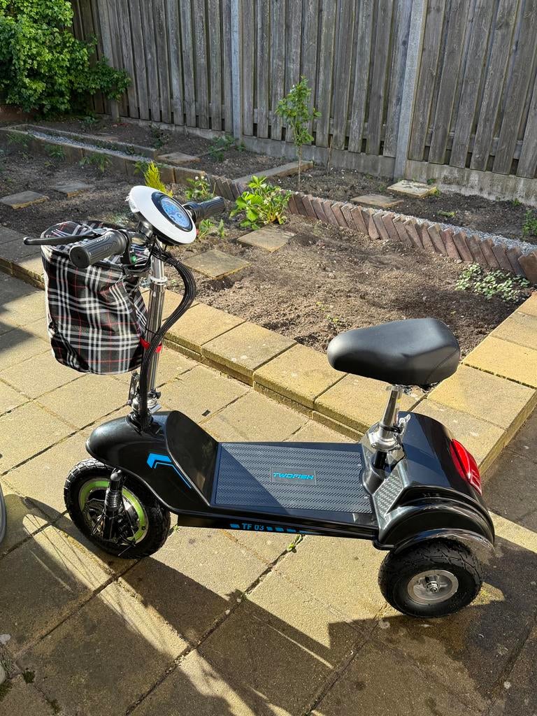 Elektrische scooter- helemaal nieuw (nooit gebruikt), Fietsen en Brommers, Scooters | Overige merken, Ophalen, Nieuw, Elektrisch