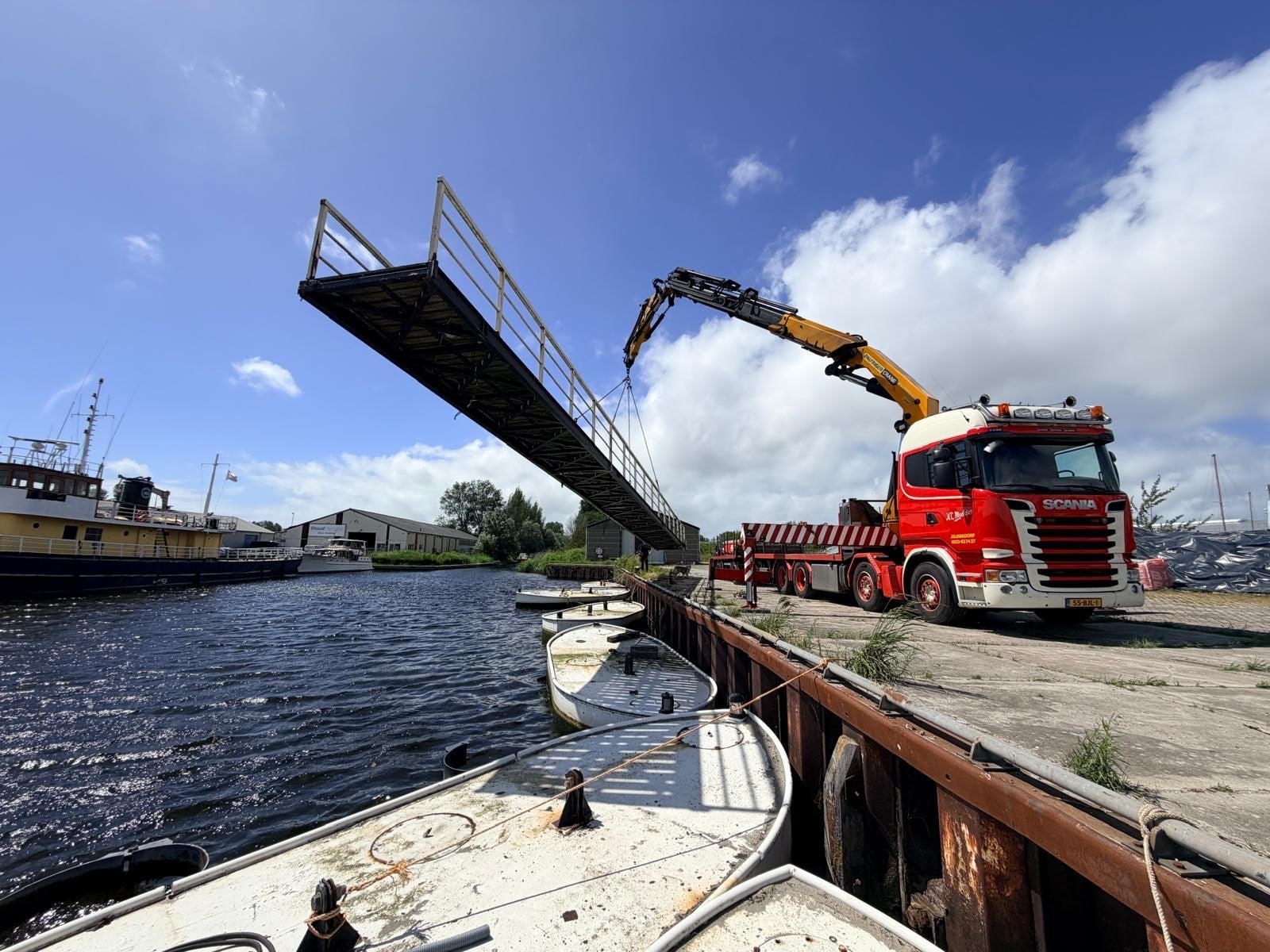 Robuuste loopbrug 25 meter voor aanlegsteiger of werf, Ophalen, Gebruikt, Overige typen