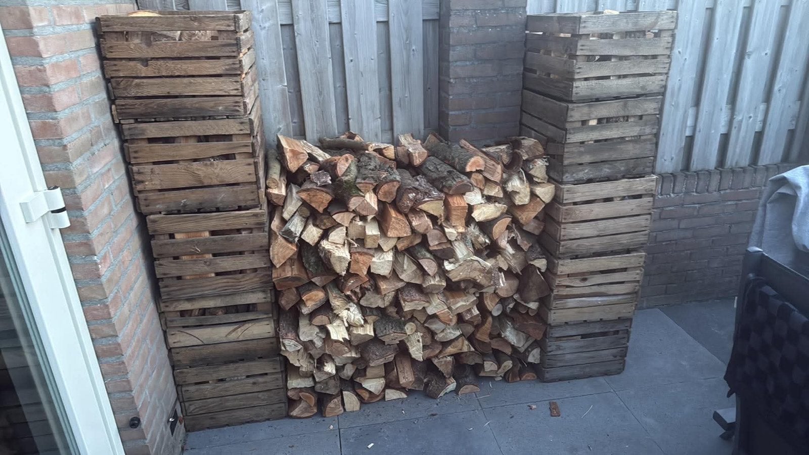 Gekloofd brandhout - Dennenhout, Tuin en Terras, Haardhout, Minder dan 3 m³, Ophalen, Overige houtsoorten, Blokken