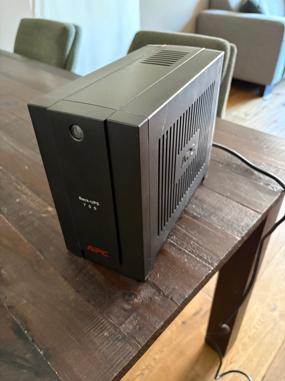 APC Back-UPS 700VA BX700U-GR Noodstroomvoeding, Ophalen of Verzenden, Gebruikt