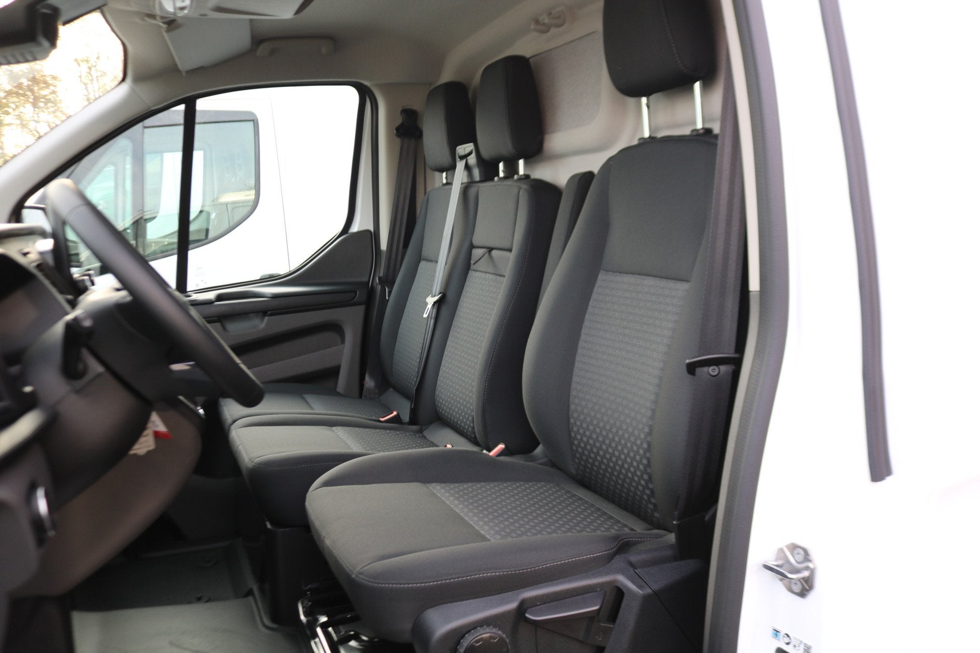 Ford Transit Custom 2.0 TDCI 130pk L2 H1 Trend Koelwagen Aut, Auto's, 4 cilinders, 2065 kg, Bedrijf, Diesel