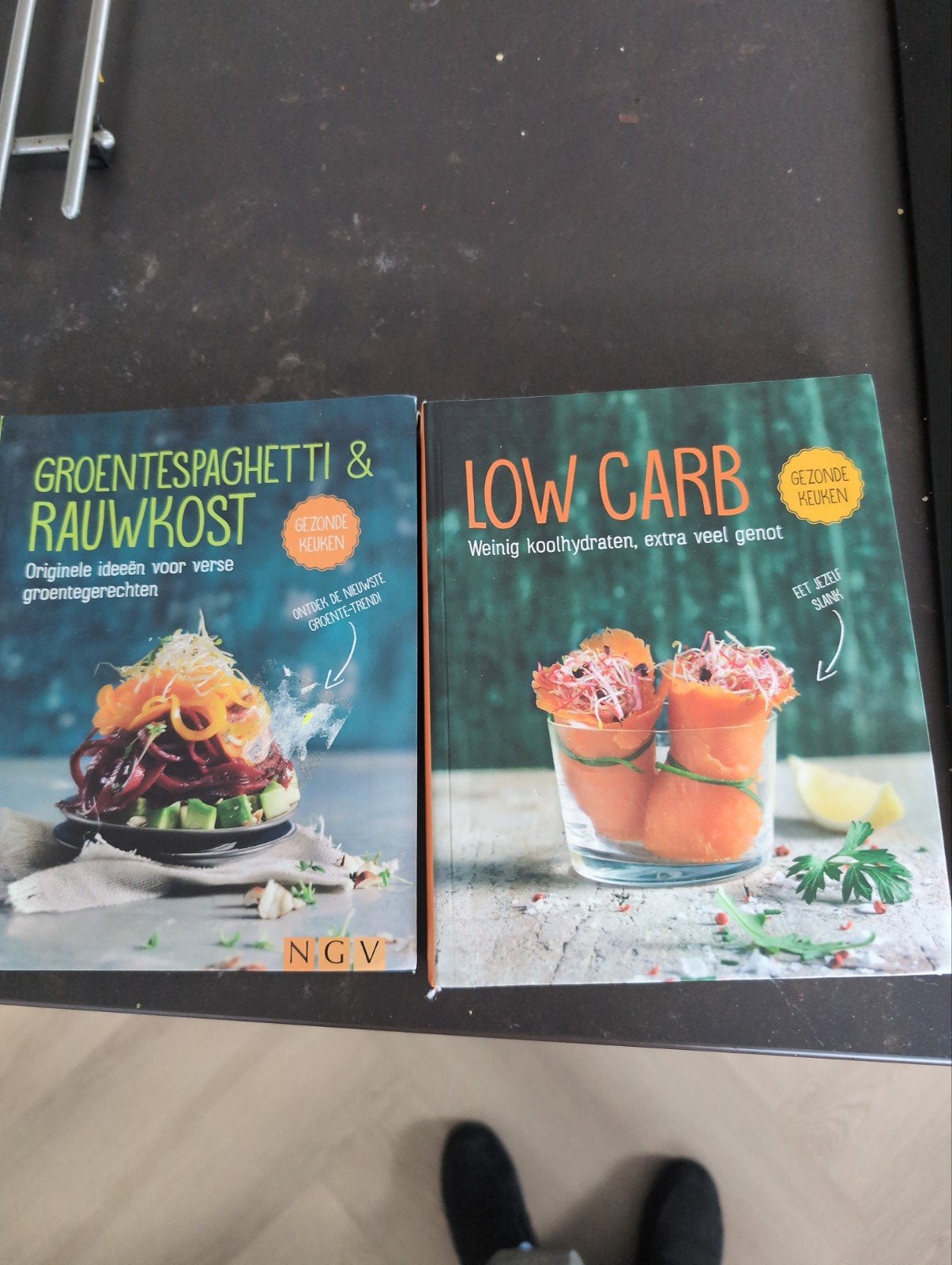 Kookboeken: Groentespaghetti & Rauwkost + Low Carb, Boeken, Hoofdgerechten, Gezond koken, Ophalen of Verzenden, Zo goed als nieuw