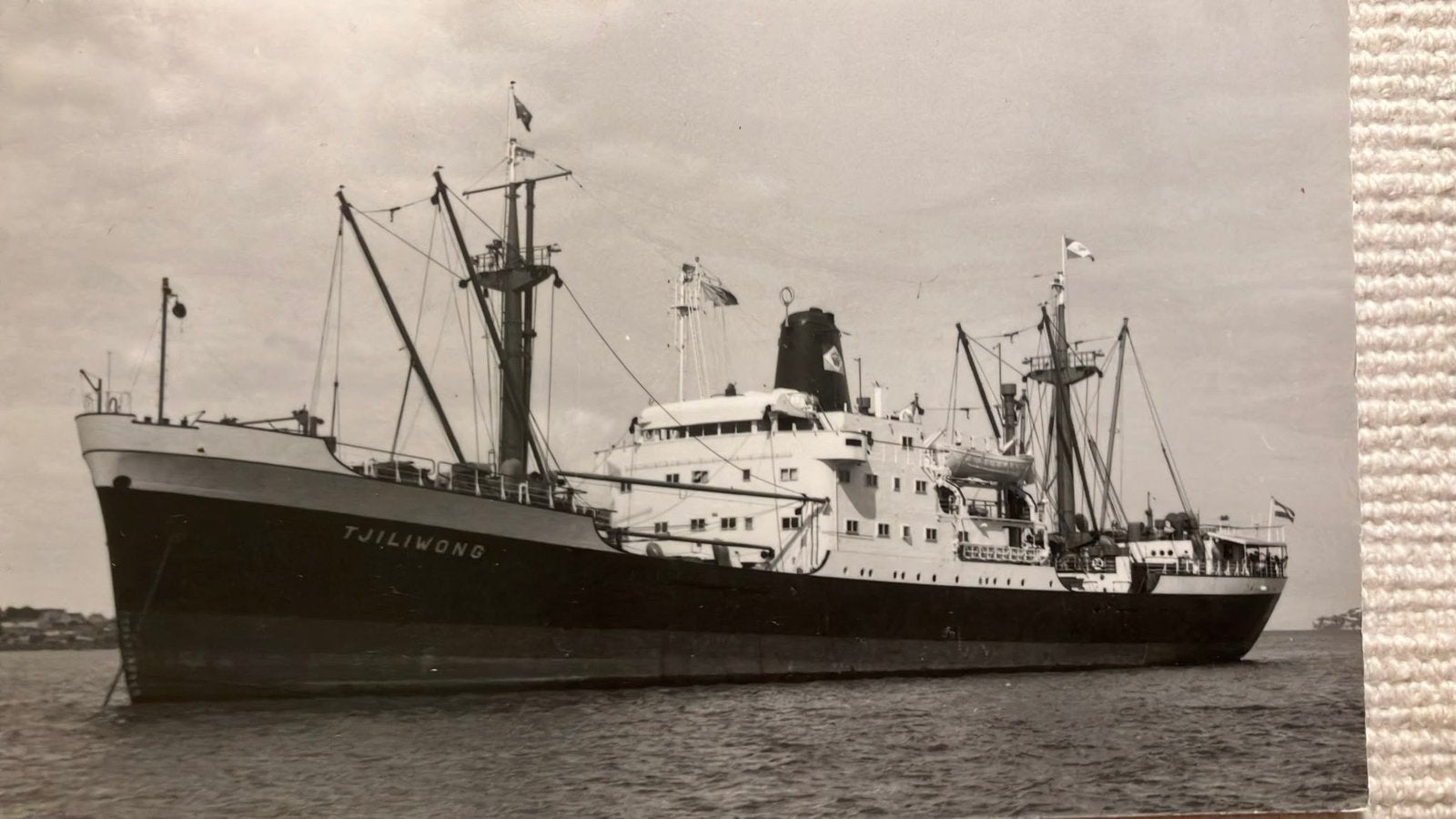 TJILIWONG  1959  KJCPL  werf De Waal Zaltbommel, Ophalen of Verzenden, Zo goed als nieuw, Kaart, Foto of Prent