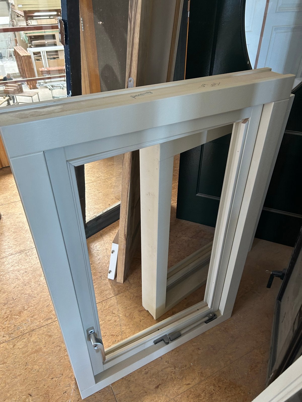 Hardhouten kozijn met trekarm – 80cm x 120 cm, Doe-het-zelf en Verbouw, Kozijnen en Schuifpuien, Raamkozijn, Nieuw, 75 tot 150 cm