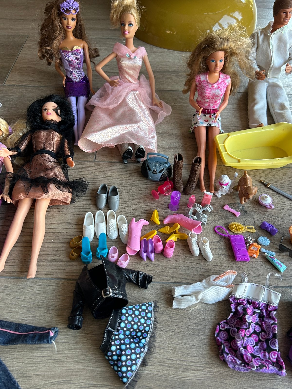Grote Barbie set met poppen, kleding en accessoires, Ophalen of Verzenden, Gebruikt, Barbie