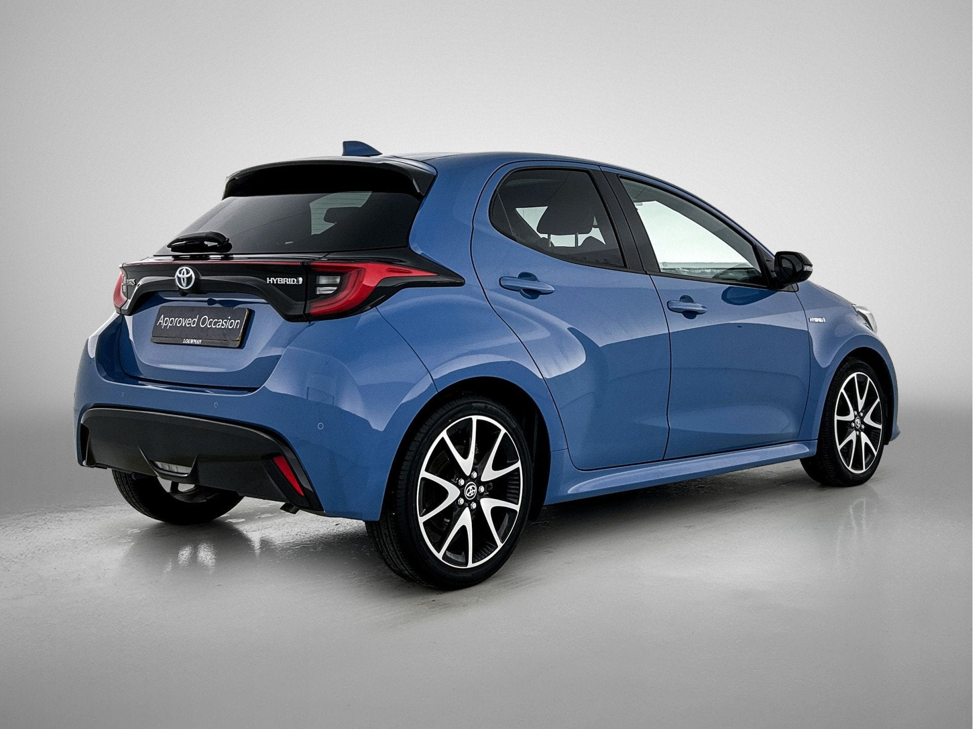 Toyota Yaris 1.5 Hybrid Executive | Navigatie | HUD | JBL |, 12 maanden, 450 kg, Gebruikt, Blauw
