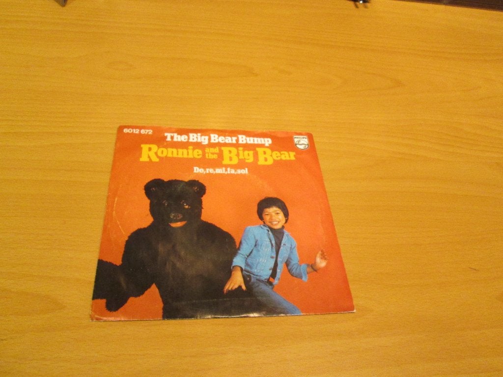 Ronnie And The Big Bear - The Big Bear Bump / Do,Re,Mi,Fa,So, Ophalen of Verzenden, Gebruikt, Pop