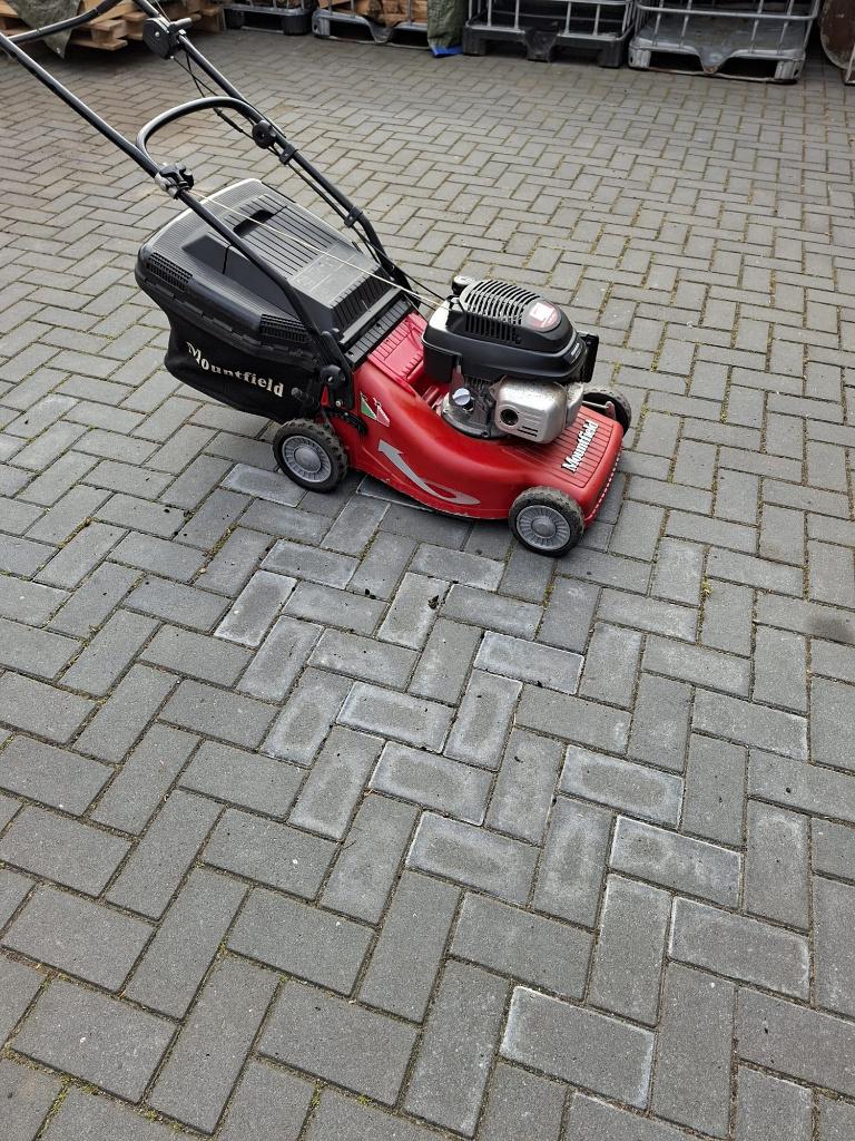 Mountfield benzine maaier Honda motor, Tuin en Terras, Grasmaaiers, Ophalen, Cirkelmaaier, Gebruikt, HONDA