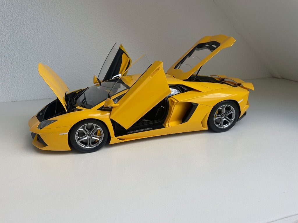 Pocher Aventador 1:8, Hobby en Vrije tijd, Ophalen, Zo goed als nieuw, 1:5 t/m 1:8, Auto
