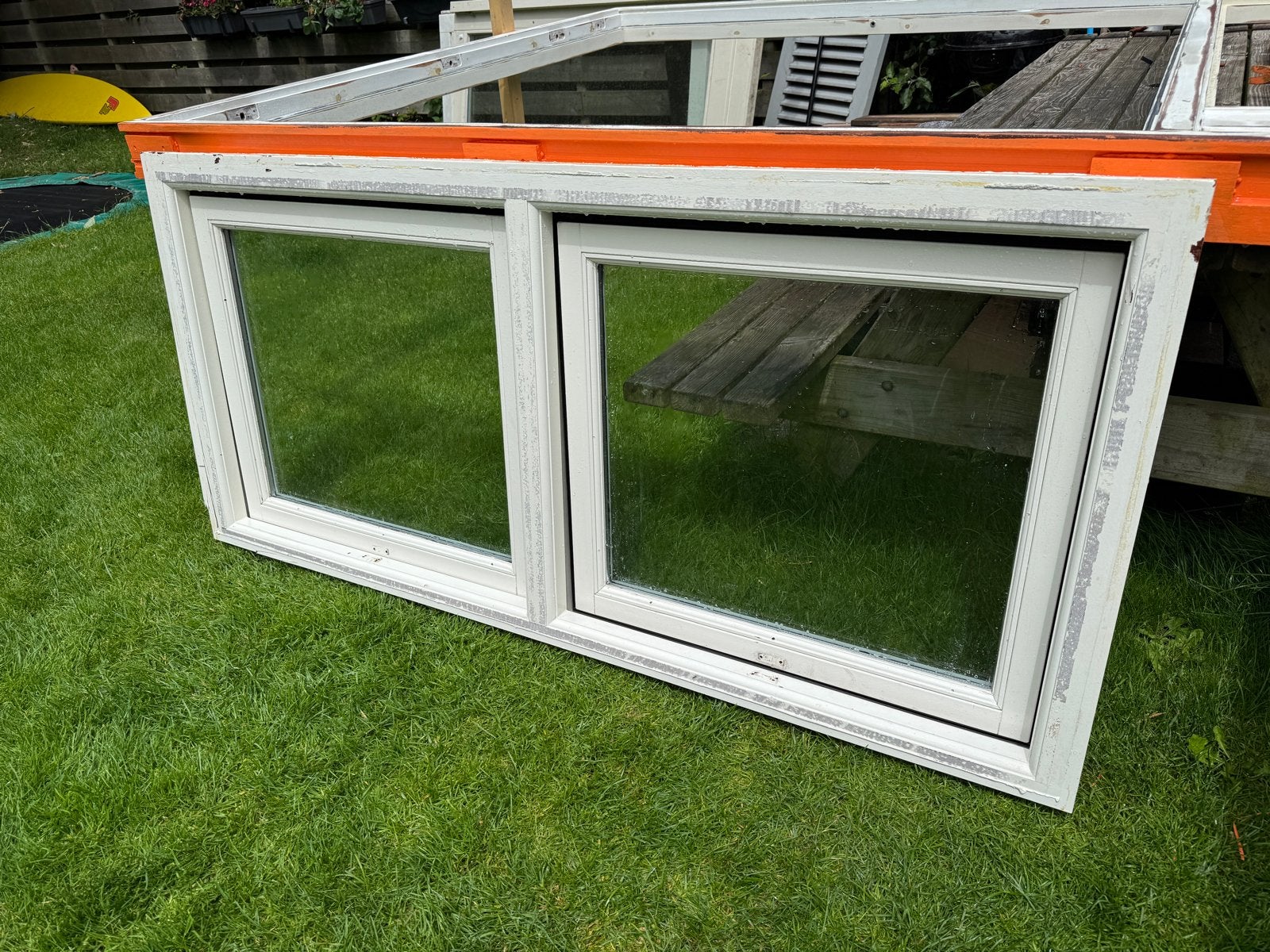 Kozijn met 2 klapramen - Buitenmaat 172x82 cm, Doe-het-zelf en Verbouw, Ophalen of Verzenden, Gebruikt