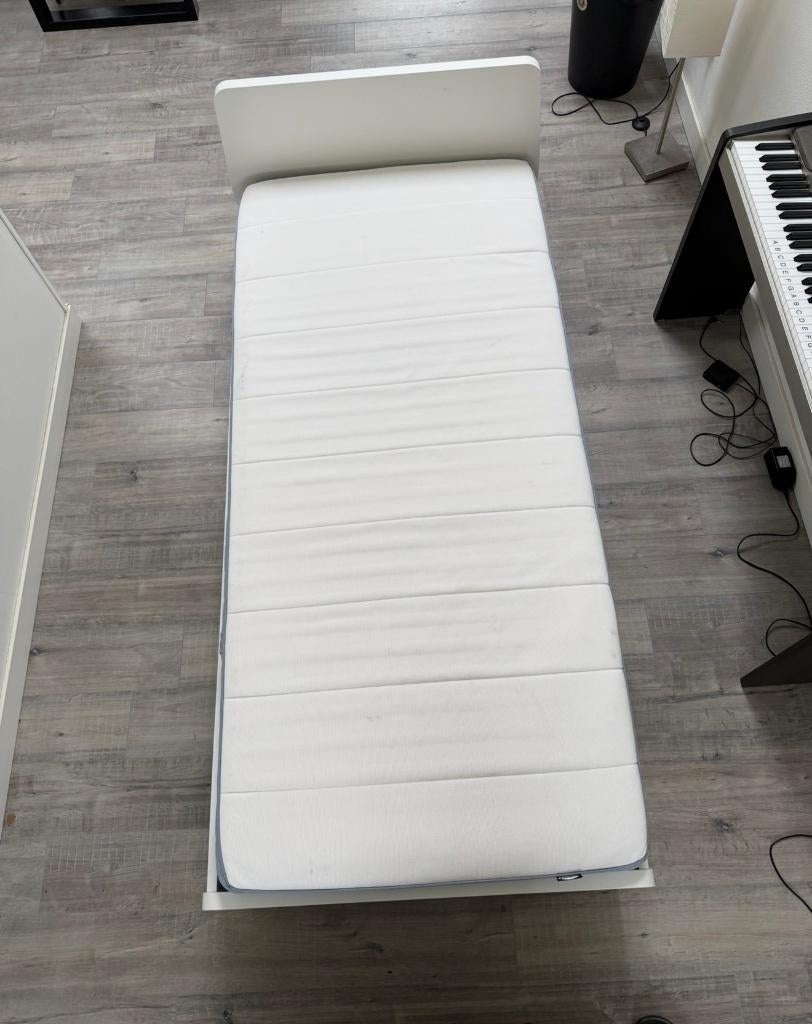 IKEA Bed 90x200 (Frame + Mattress + Slats), Huis en Inrichting, Ophalen, 90 cm, Eenpersoons, Zo goed als nieuw