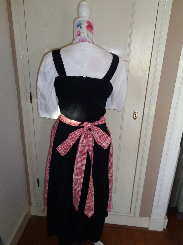 originele Landhaus look dirndlset::mt 38 + portemonnee., Ophalen of Verzenden, Kleding, Maat 38/40 (M), Landhaus look