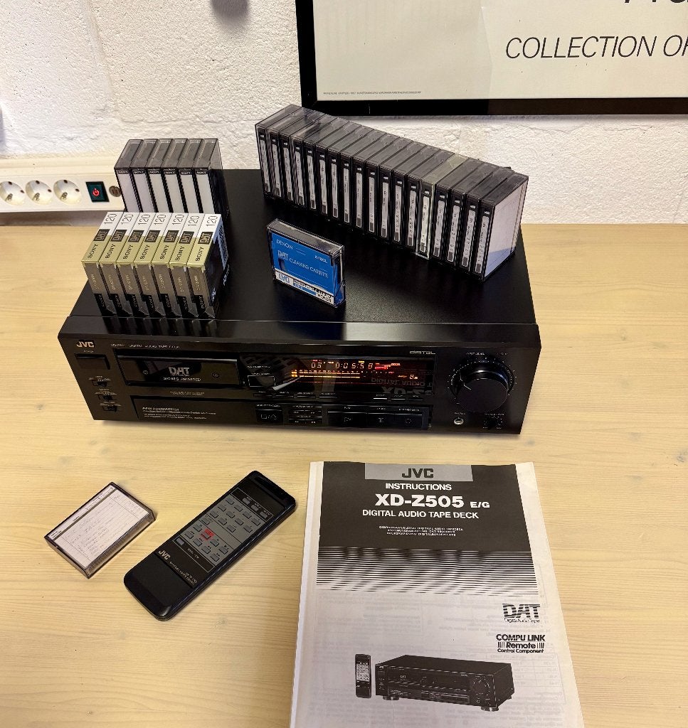 JVC XD-Z505 DAT RECORDER / 32 TAPES / SONY 120 DAT, Gebruikt, JVC, Ophalen of Verzenden, Minder dan 60 watt