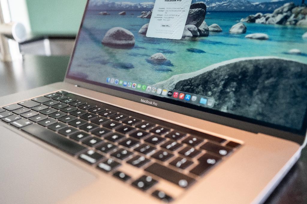 MacBook Pro 16-inch i7 (2019) Touch Bar, 2 tot 3 Ghz, 512 GB, Zo goed als nieuw, 16 inch