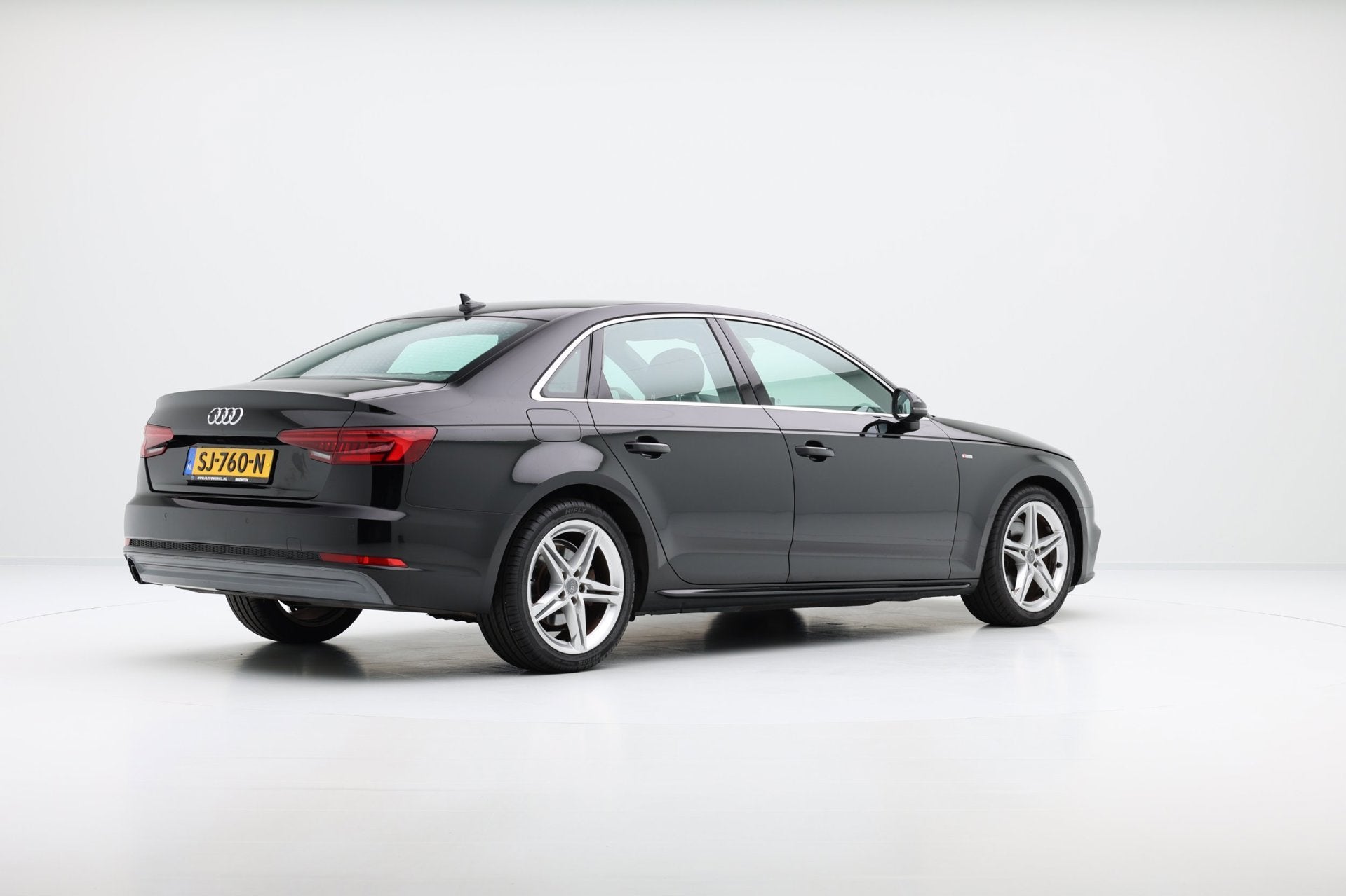 Foto 4 van Audi A4 Limousine 1.4 TFSI 150PK Sport S-line Aut. Navi|Half