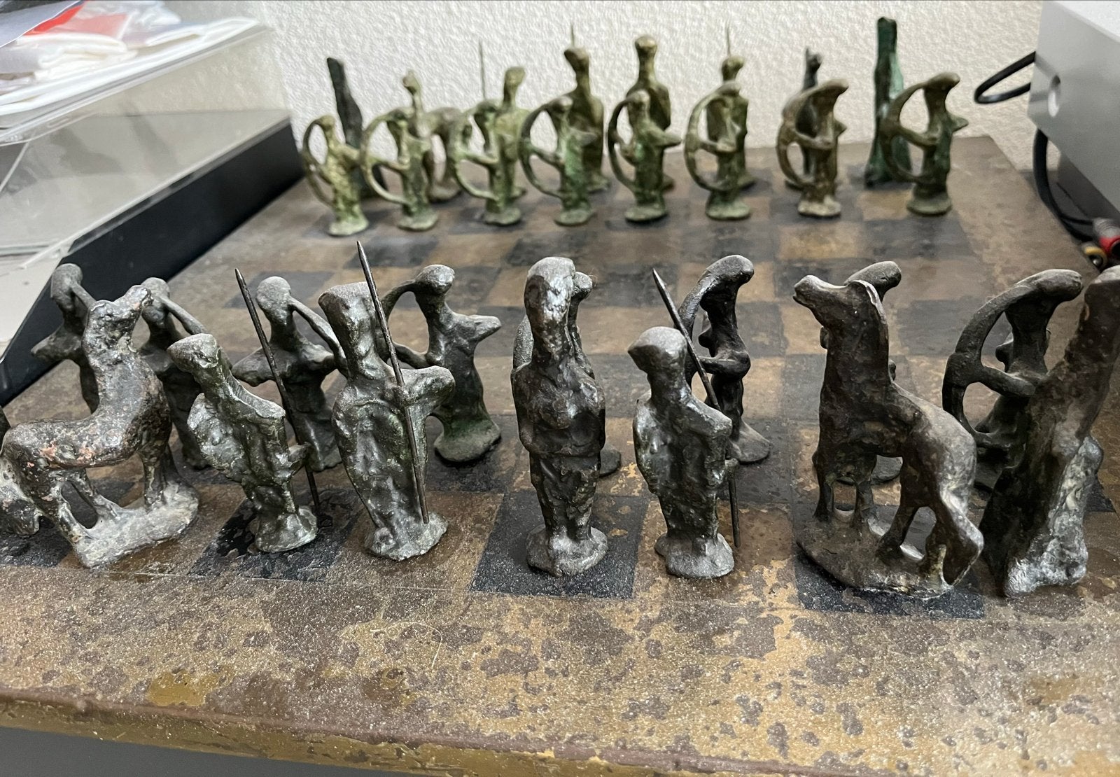 Uniek Giacometti-stijl Schaakspel - Modernisme/Brutalisme, Ophalen, Meerkleurig, Handgemaakt, Metaal