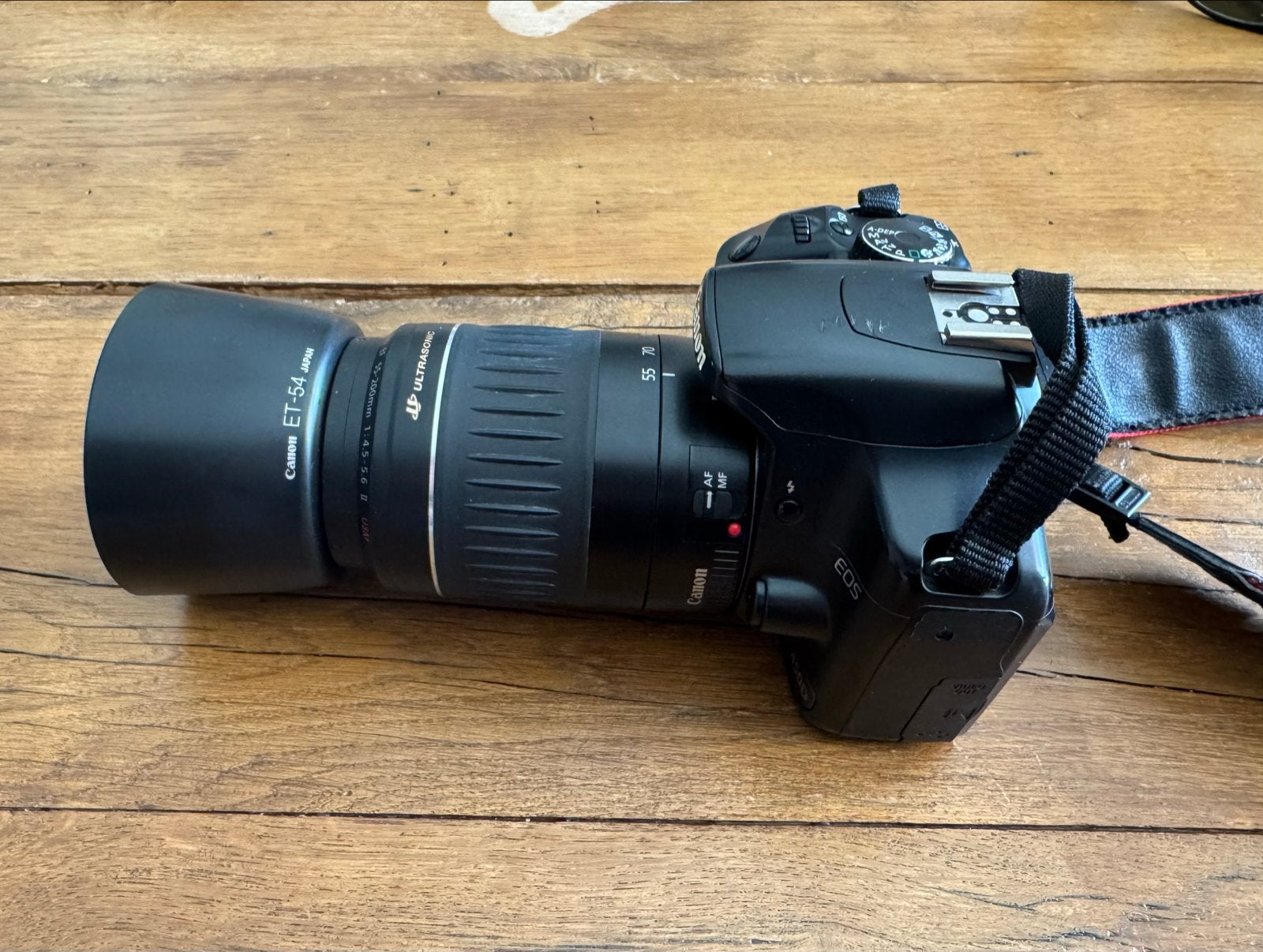Canon EOS 450D Spiegelreflexcamera met 2 lenzen en tas, Ingebouwde flitser, Gebruikt, Spiegelreflex, Canon