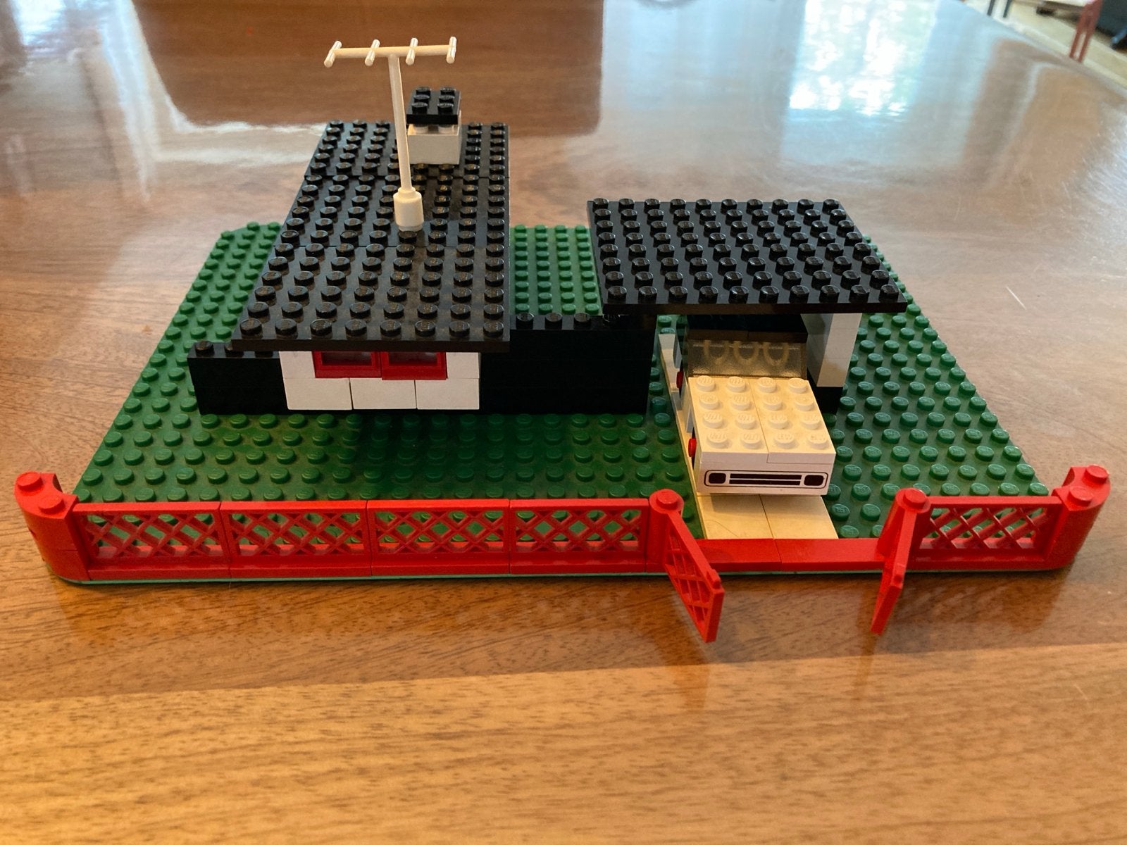 Vintage Lego Huis met Garage en Auto - set 345, Kinderen en Baby's, Speelgoed | Duplo en Lego, Inclusief minifiguren, Gebruikt