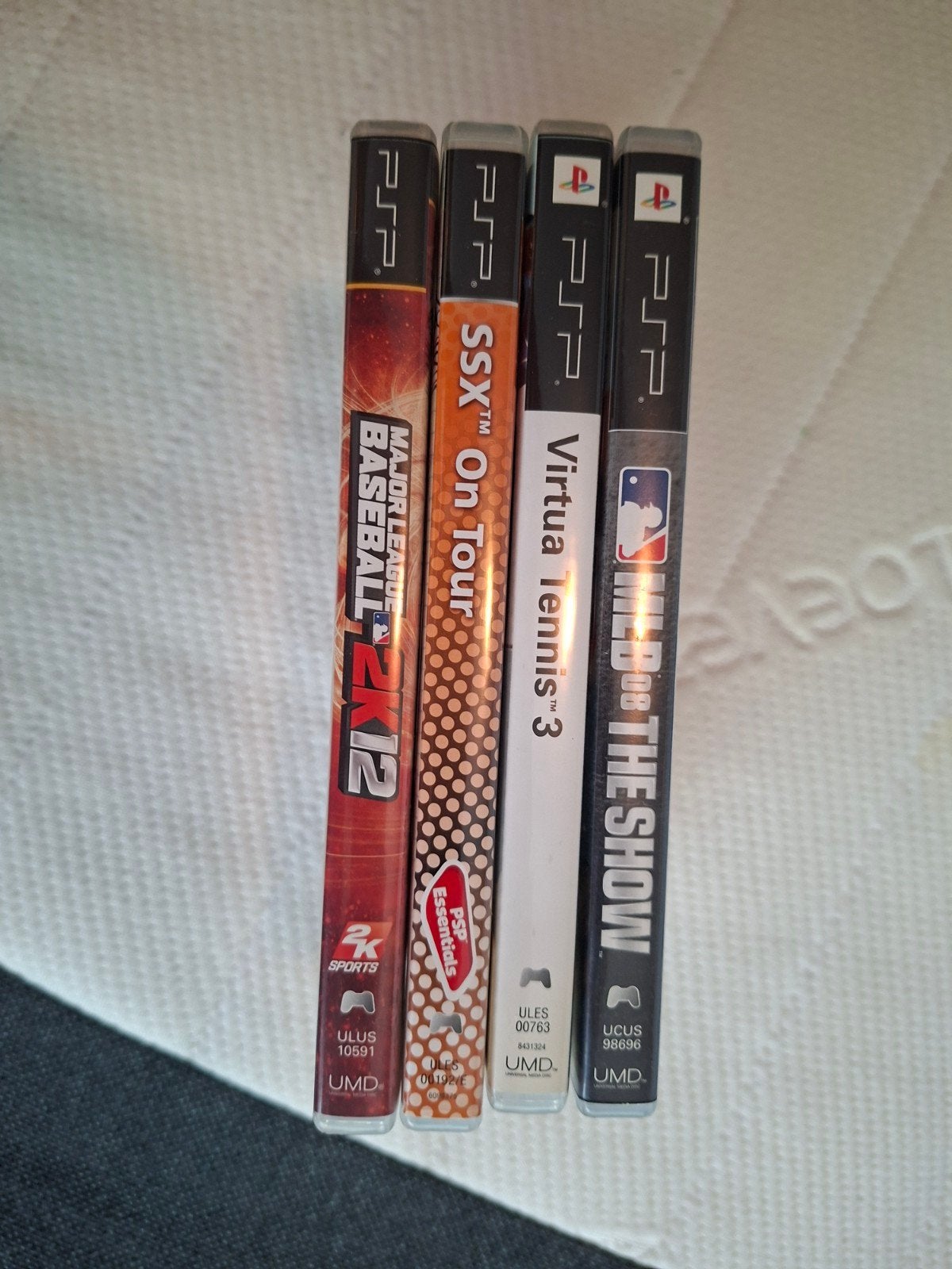 4 PSP spellen: MLB 2K12, SSX On Tour, VirtuaTennis 3, MLB 08, Spelcomputers en Games, Ophalen, Gebruikt, 1 speler, Vanaf 3 jaar