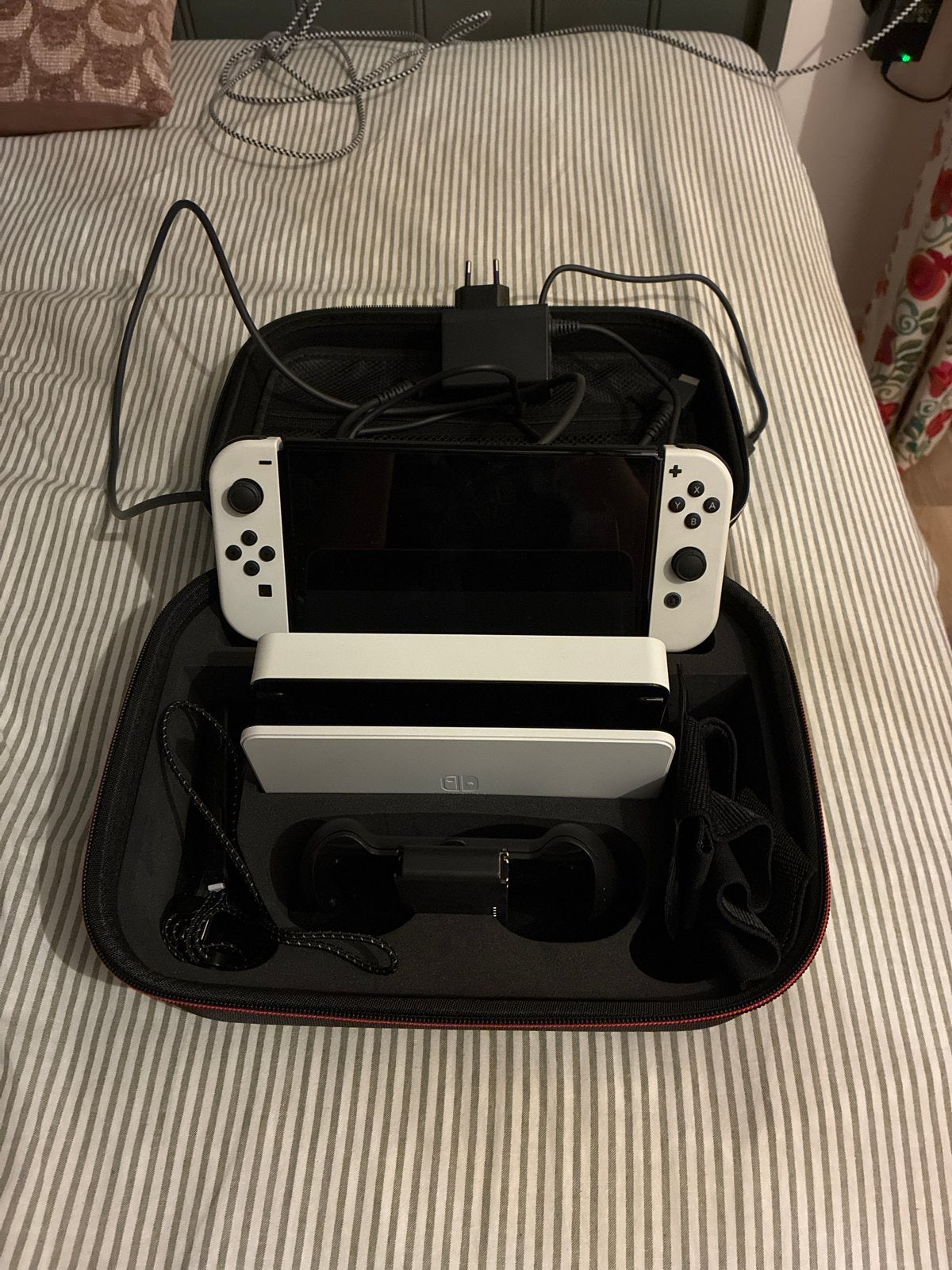 Nintendo Switch OLED Wit met accessoires