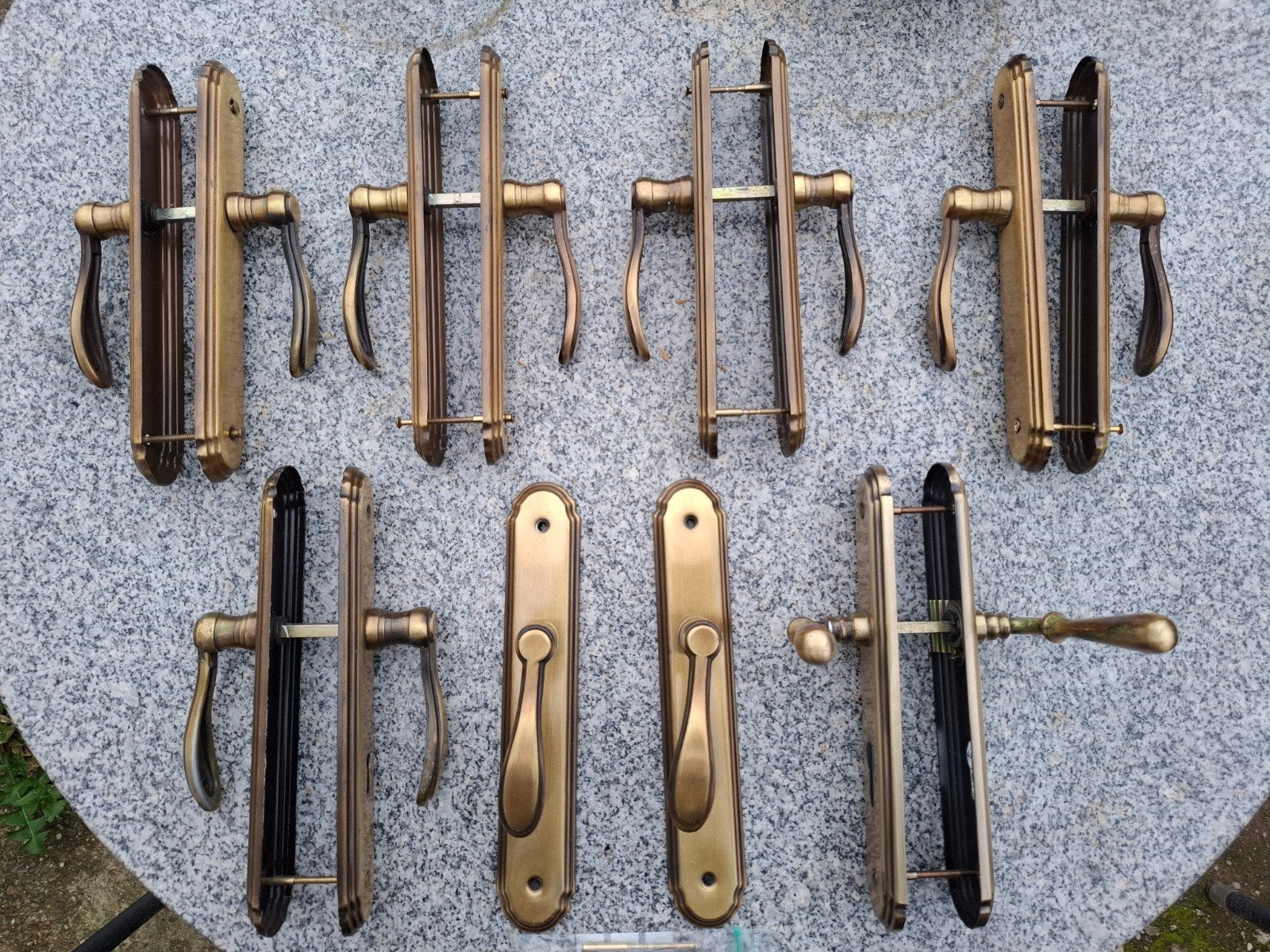 Set van 7 messing deurbeslag met klinken, Ophalen of Verzenden, Gebruikt, Koper of Messing, Klink of Kruk