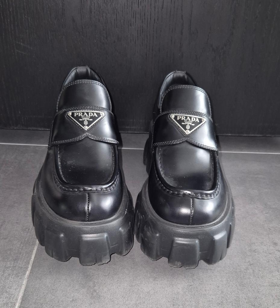 Prada Monolith brushed leather loafers, Kleding | Dames, Prada, Ophalen of Verzenden, Zo goed als nieuw, Instappers