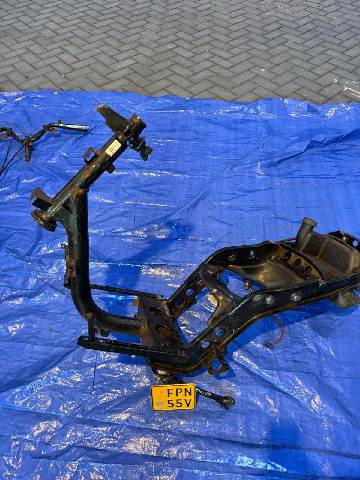 Zip 2000 2t 2001 brom frame geel kenteken nette staat, Ophalen of Verzenden