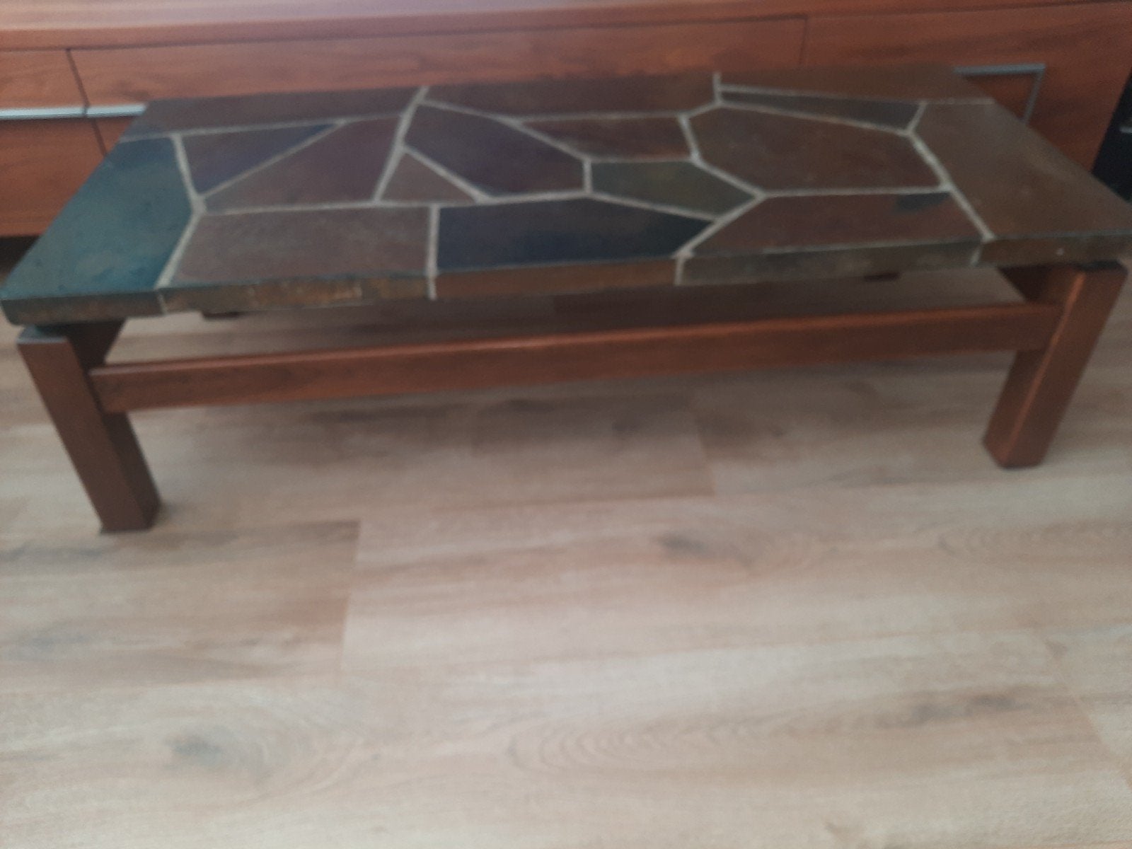 Salontafel met natuurstenen blad, Ophalen