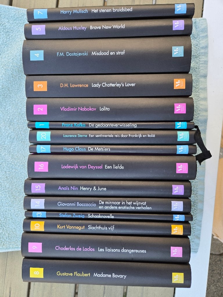 De Volkskrant Klassiekers Collectie - 15 Boeken, Ophalen of Verzenden, Zo goed als nieuw, Nederland, Diverse Auteurs