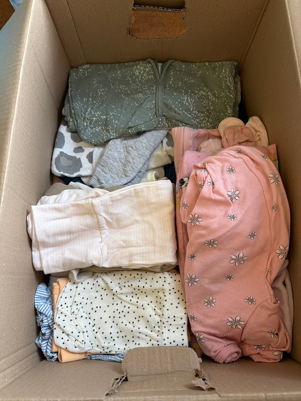 Grote doos baby meisjeskleding - broekjes, rompertjes, jasje, Ophalen of Verzenden