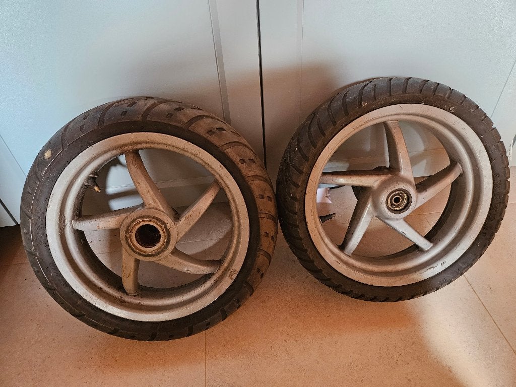 Velgen set Aprilia SR DD SR50 dubbel disk wiel velg grijs, Aprilia, SR, Ophalen of Verzenden, Zo goed als nieuw