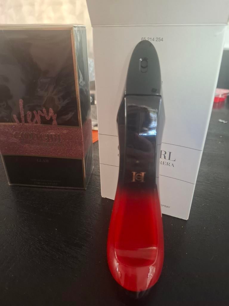 Carolina Herrera  very good girl glam, Ophalen of Verzenden, Nieuw, Parfumfles