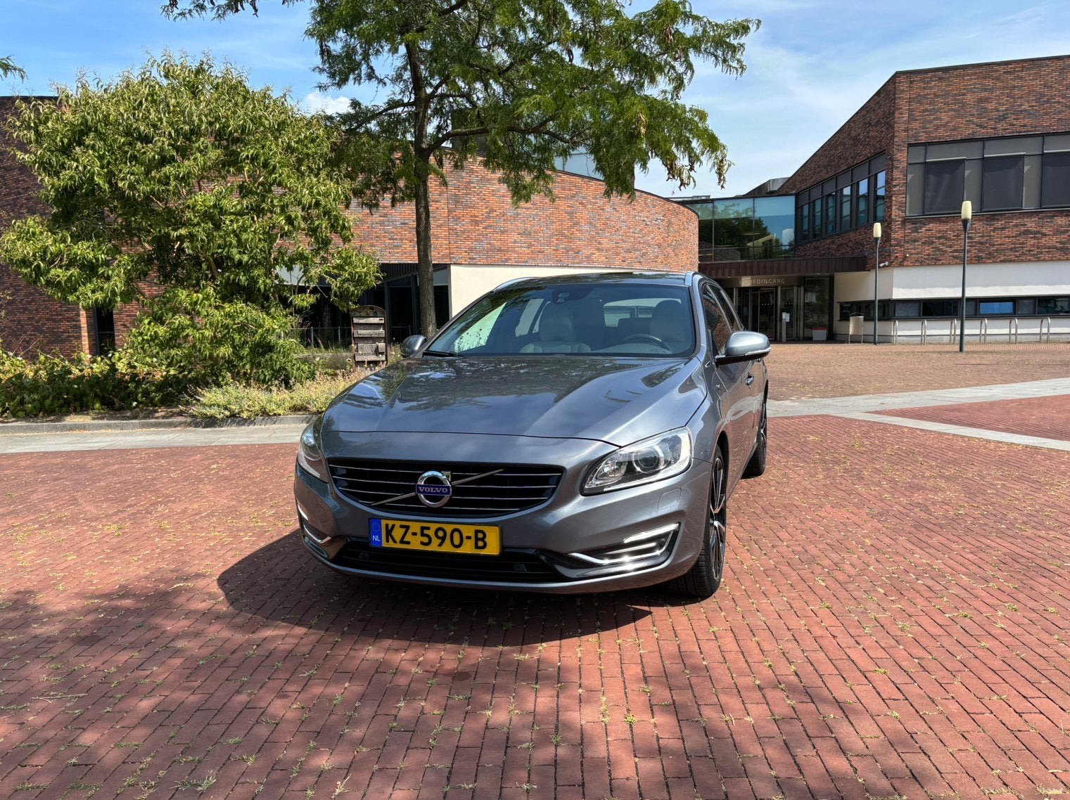 Volvo V60 D6 Twin Engine AWD Momentum Polestar 297PK Hybrid, Auto's, Automaat, Euro 5, 1800 kg, Vierwielaandrijving