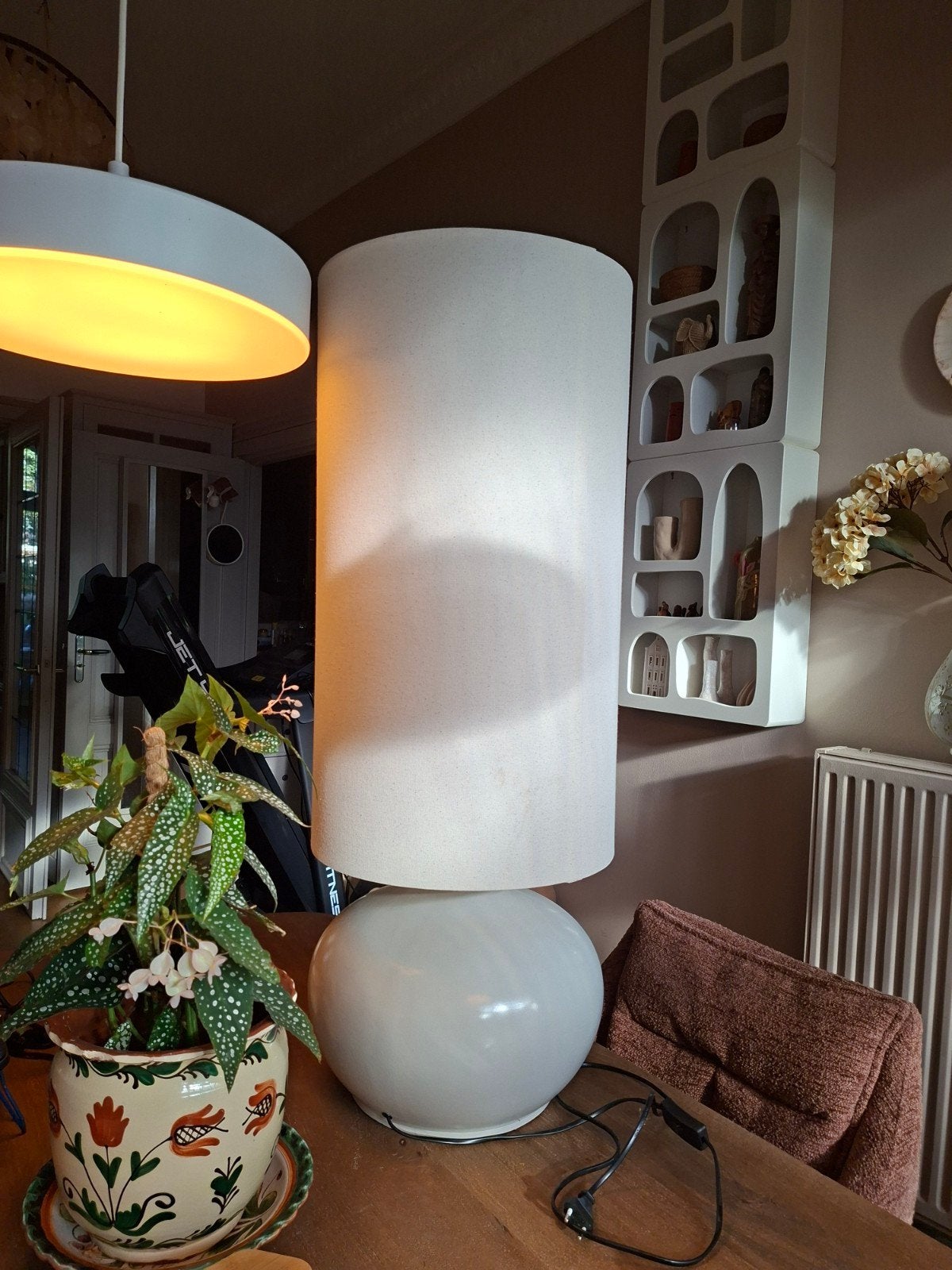 Moderne witte tafellamp  xl kwantum, Gebruikt, Textiel, Met kap, Wit
