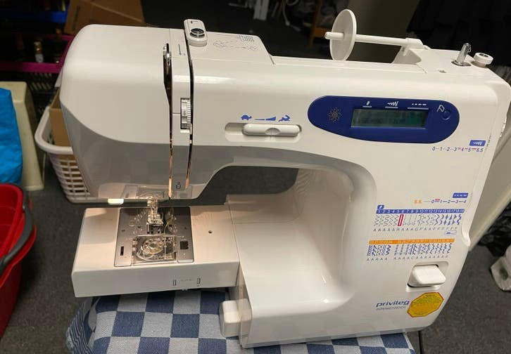 Privileg naaimachine. Uitgebreide steken keuze., Ophalen, Zo goed als nieuw, Naaimachine, Overige merken